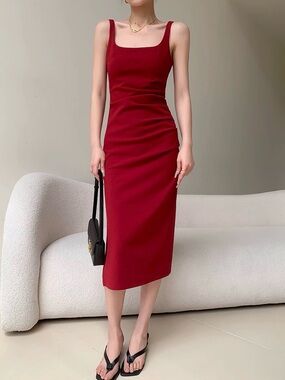 Sleeveless Square Neck Midi Dress in Burgundy